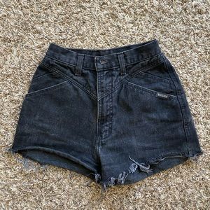 Vintage Rockies. Distressed and well loved. Size 26/3 fits more like a 23 or 24.